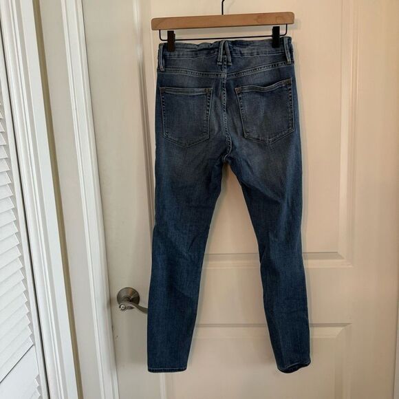 Good American Good Legs Crop Jeans - Picture 5 of 10